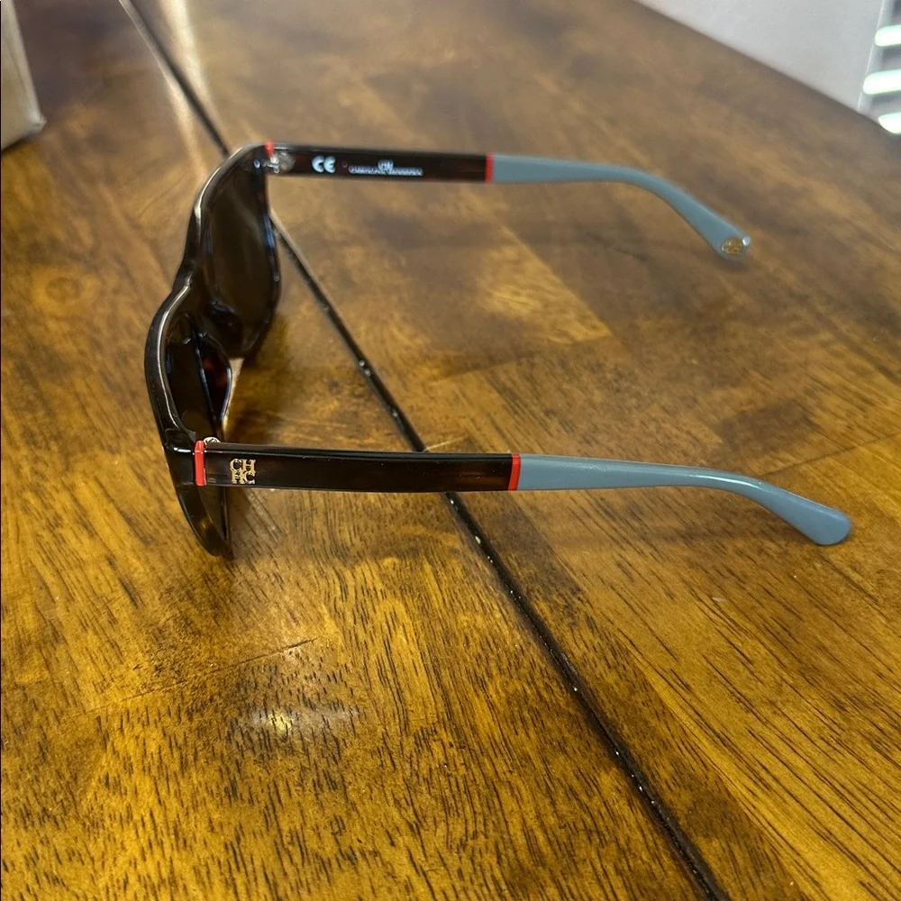 Caroline Herrera Reader Sunglasses +3 with case